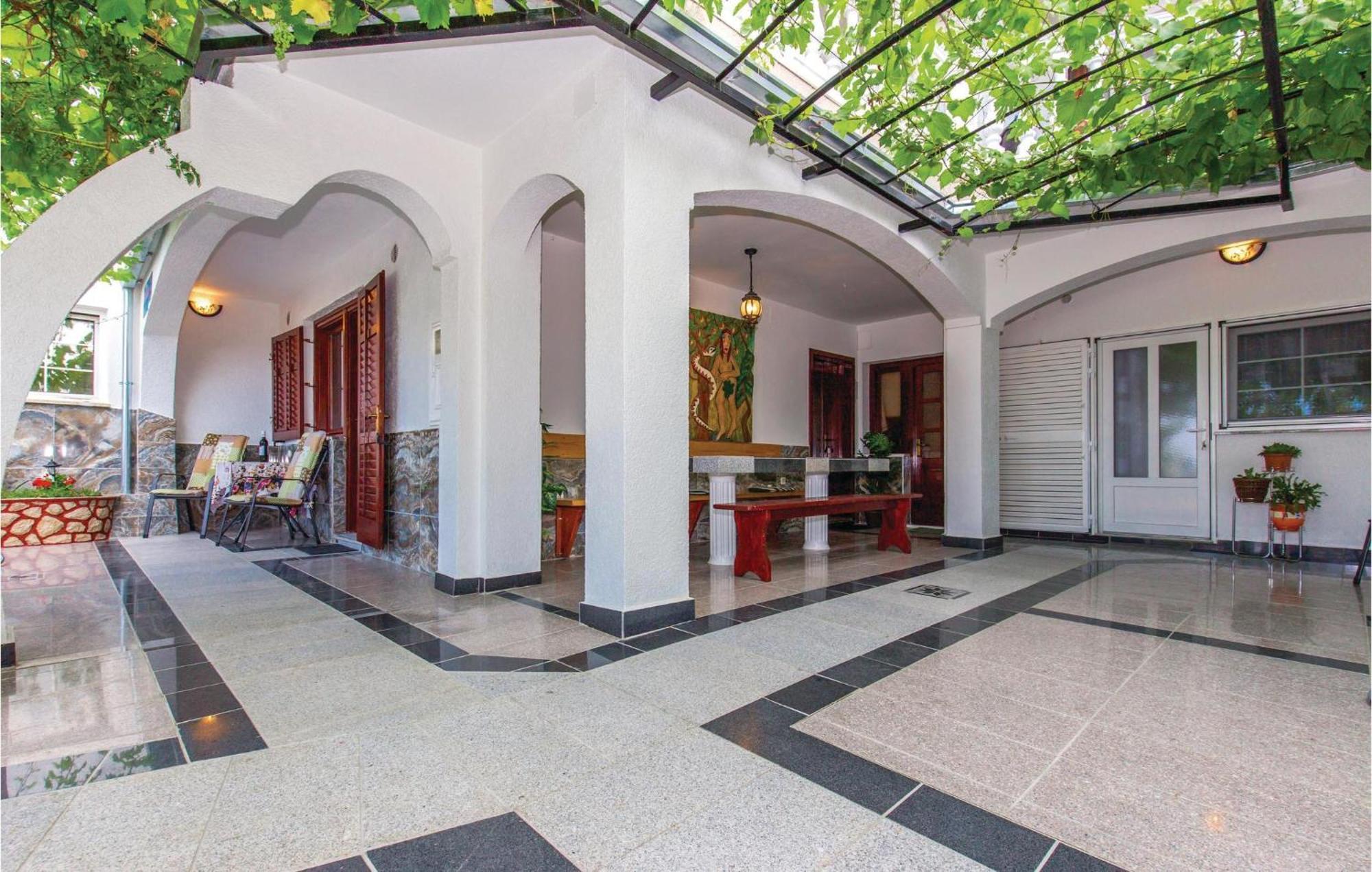 Stunning Apartment In Crikvenica With Kitchen Экстерьер фото