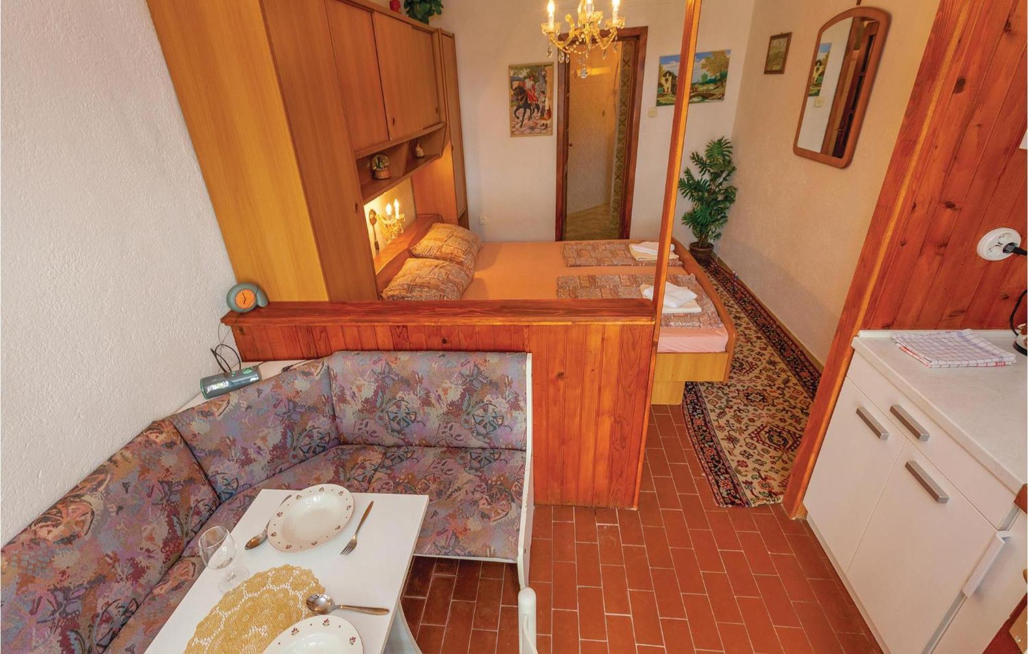Stunning Apartment In Crikvenica With Kitchen Экстерьер фото