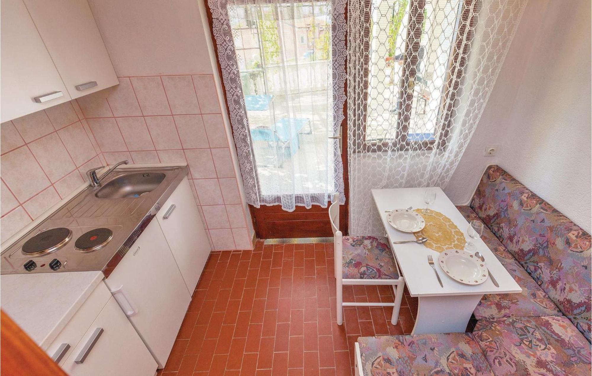 Stunning Apartment In Crikvenica With Kitchen Экстерьер фото