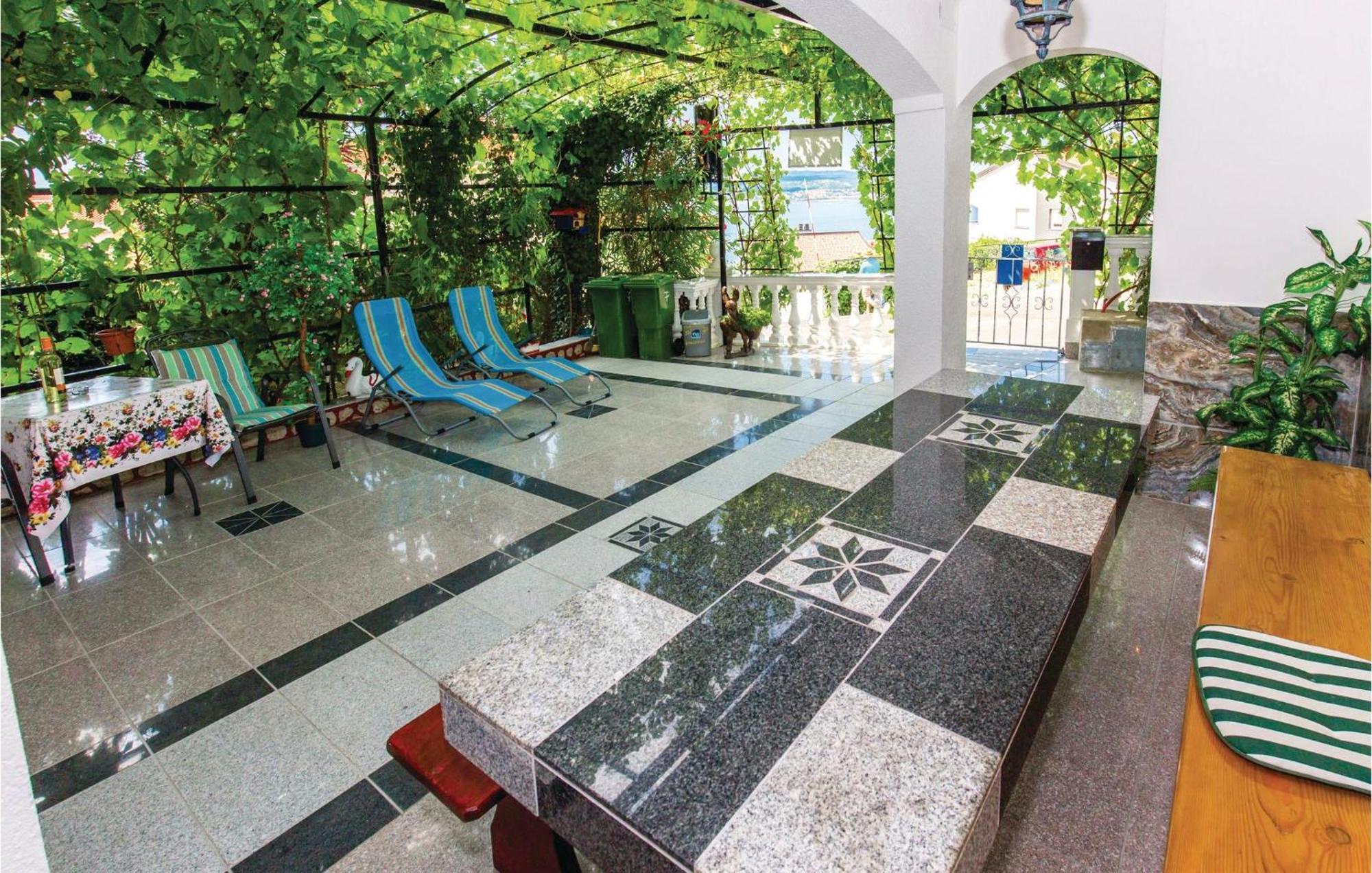 Stunning Apartment In Crikvenica With Kitchen Экстерьер фото